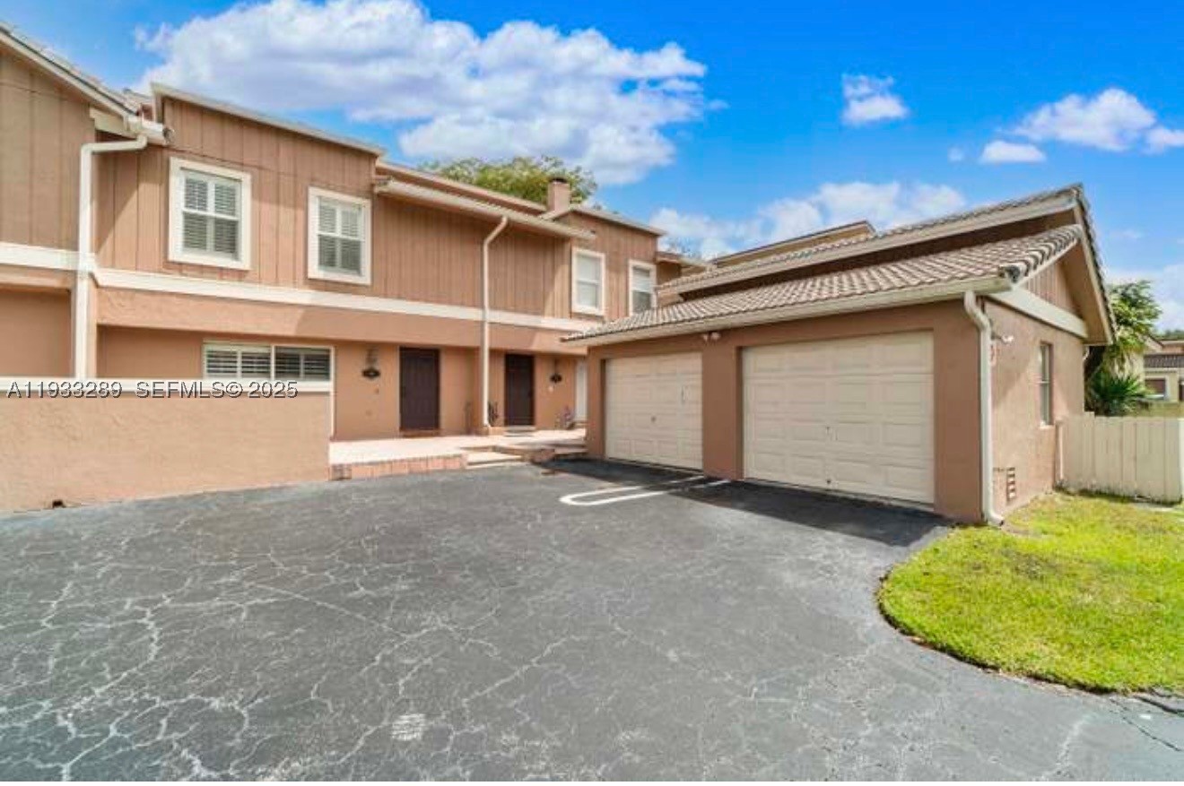 4341 Coral Springs Dr 1G — photo