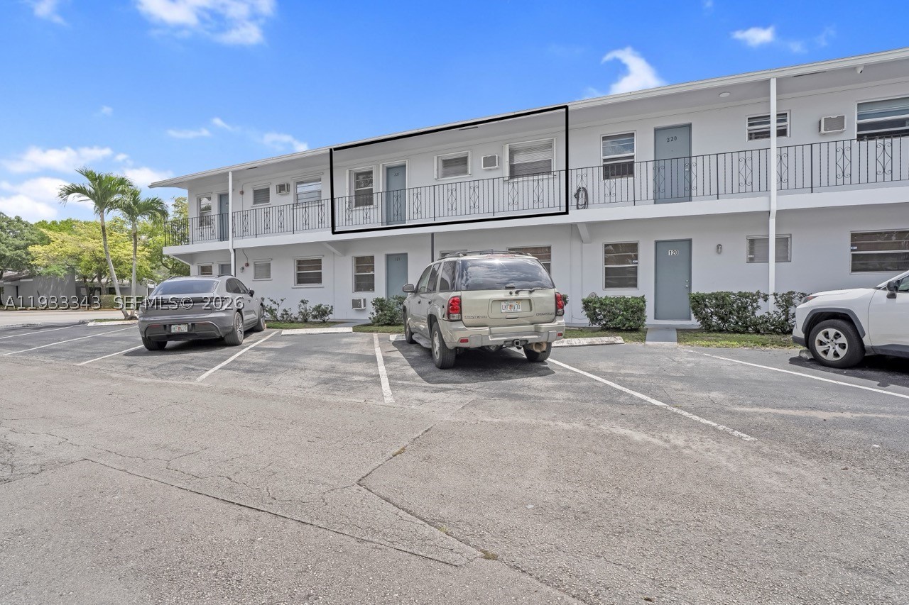 7401 Pines Blvd 221 — photo