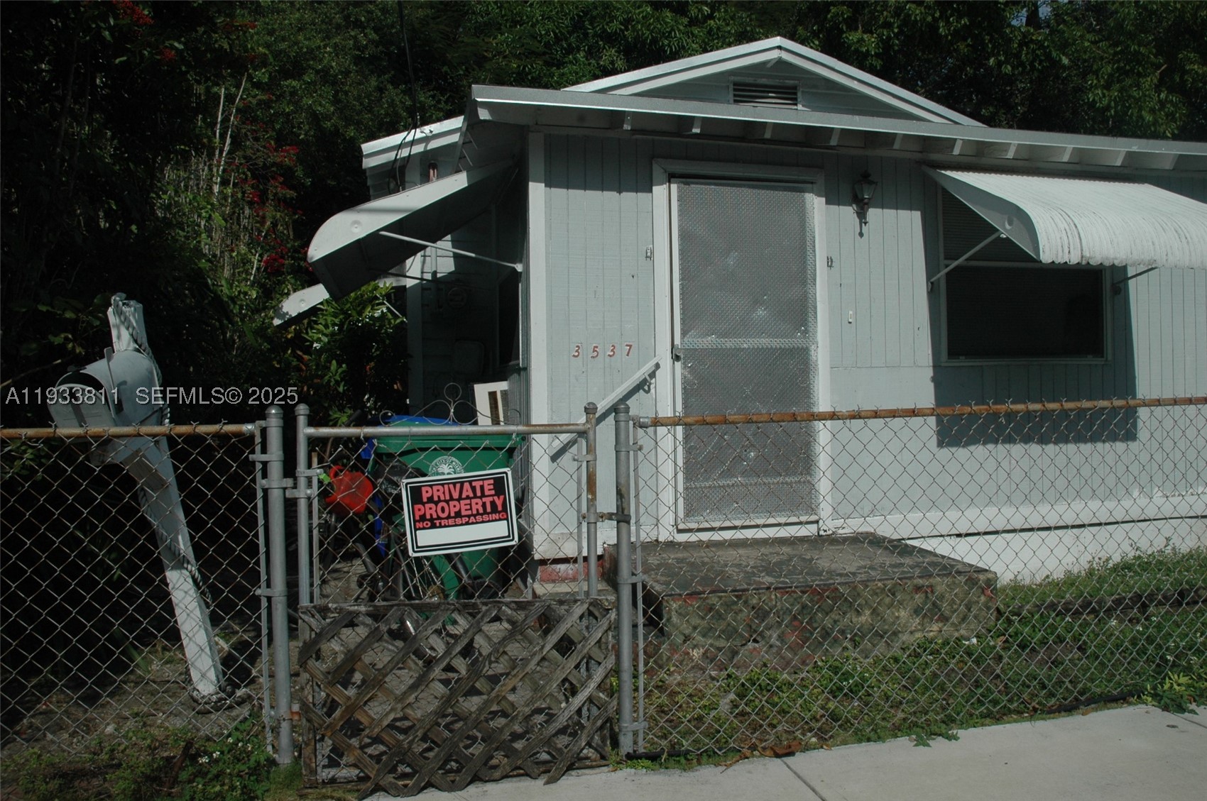 3537 Charles Ave — photo