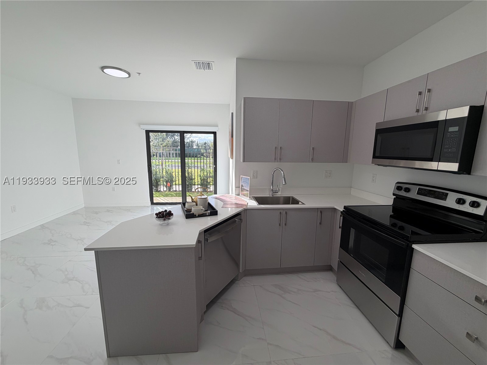 2308 E 4th Ave 208 — photo