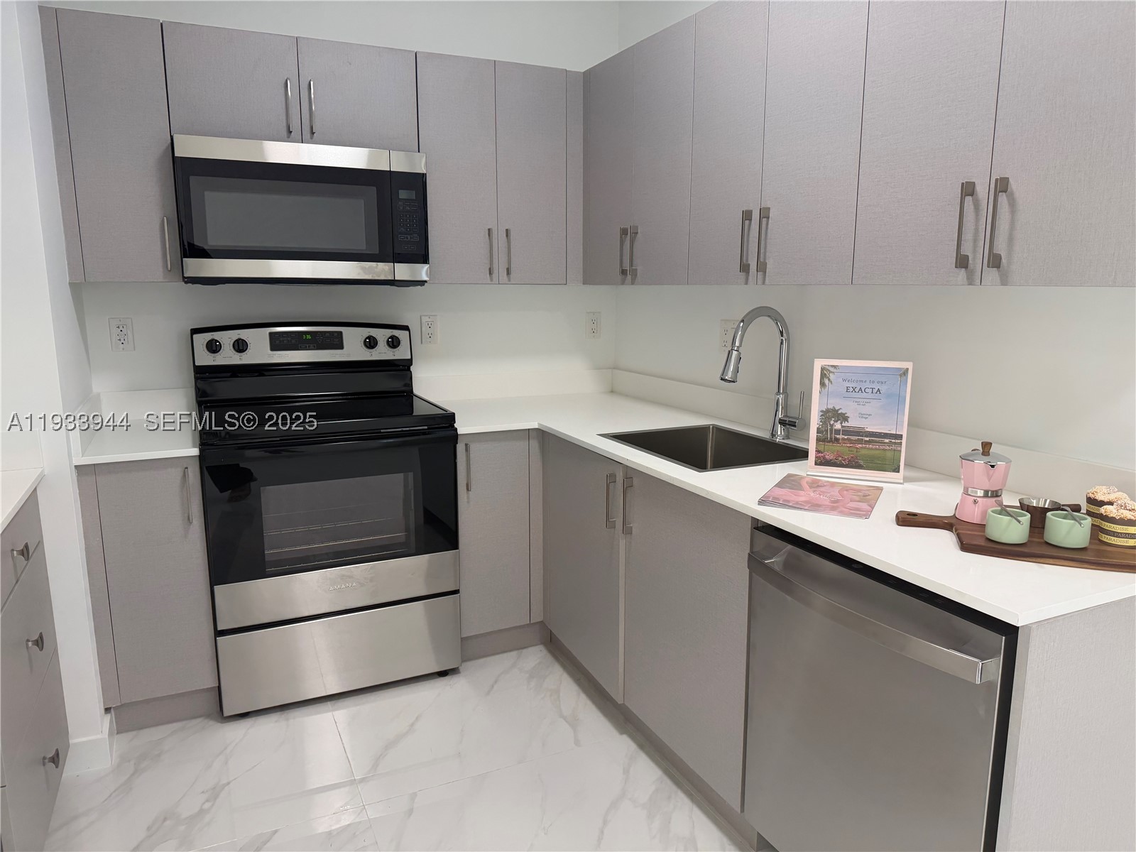 2306 E 4th Ave 303 — photo