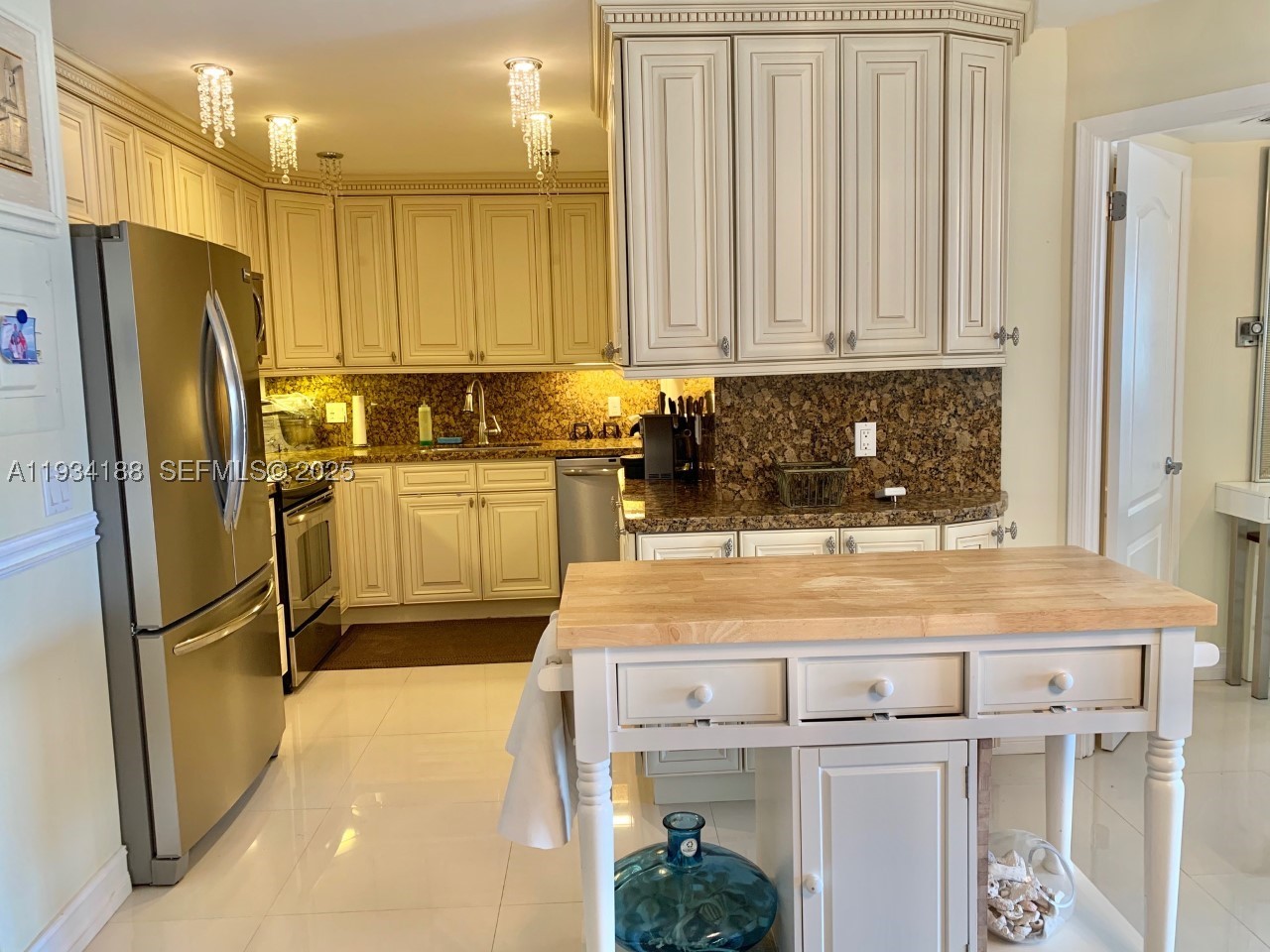 1985 S Ocean Dr 3C — photo