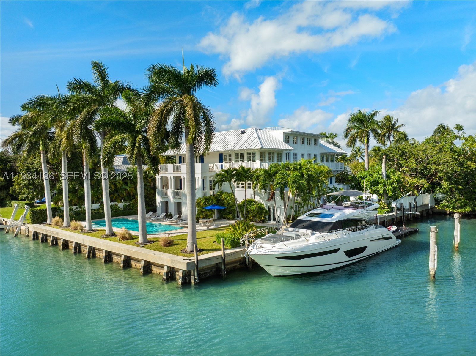 100 Cape Florida Dr — photo