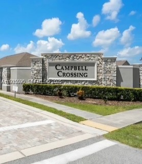 8240 Campbell Crossing — photo