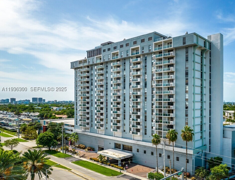 13499 Biscayne Blvd 1013 — photo