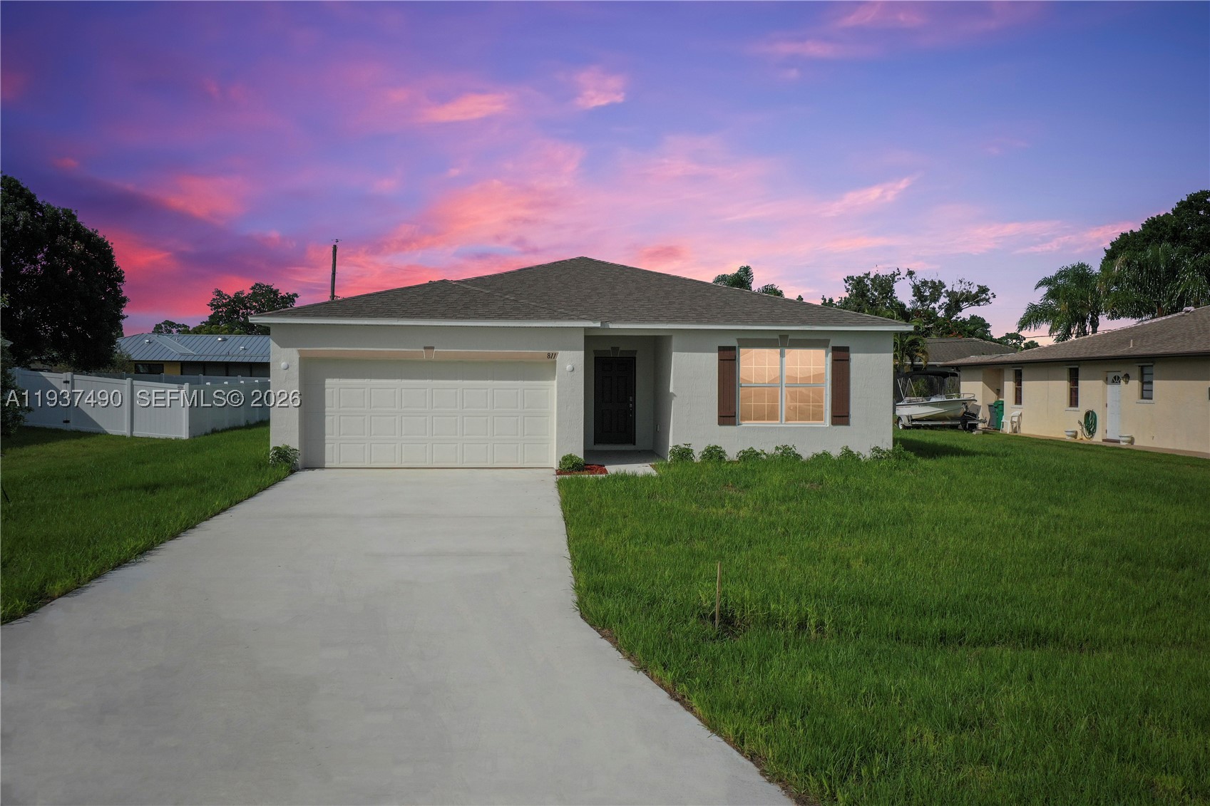 811 SE Seahouse Dr — photo