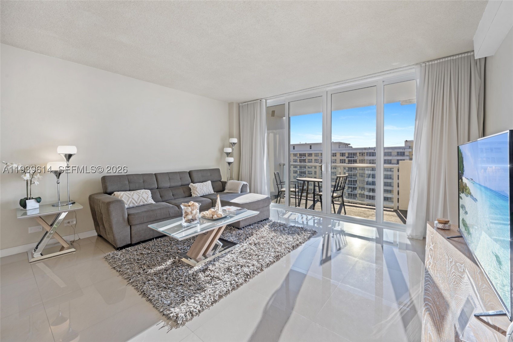 5601 Collins Ave 1618 — photo