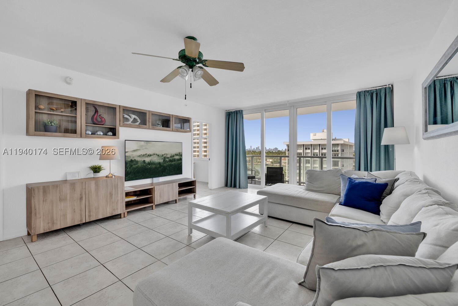 5601 Collins Ave 825 — photo