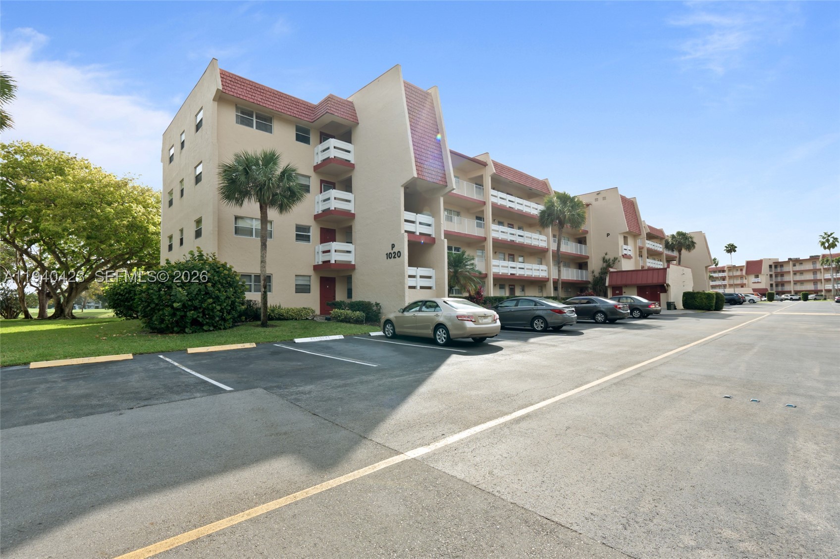 1020 Country Club Dr 206 — photo