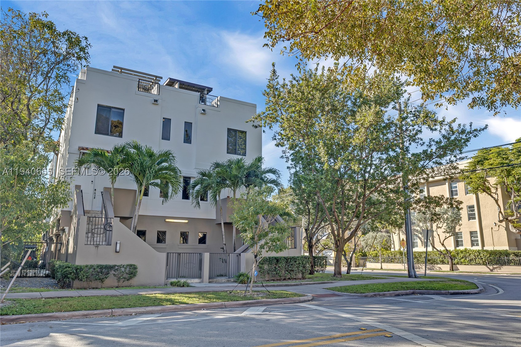 1405 Galiano St 4 — photo