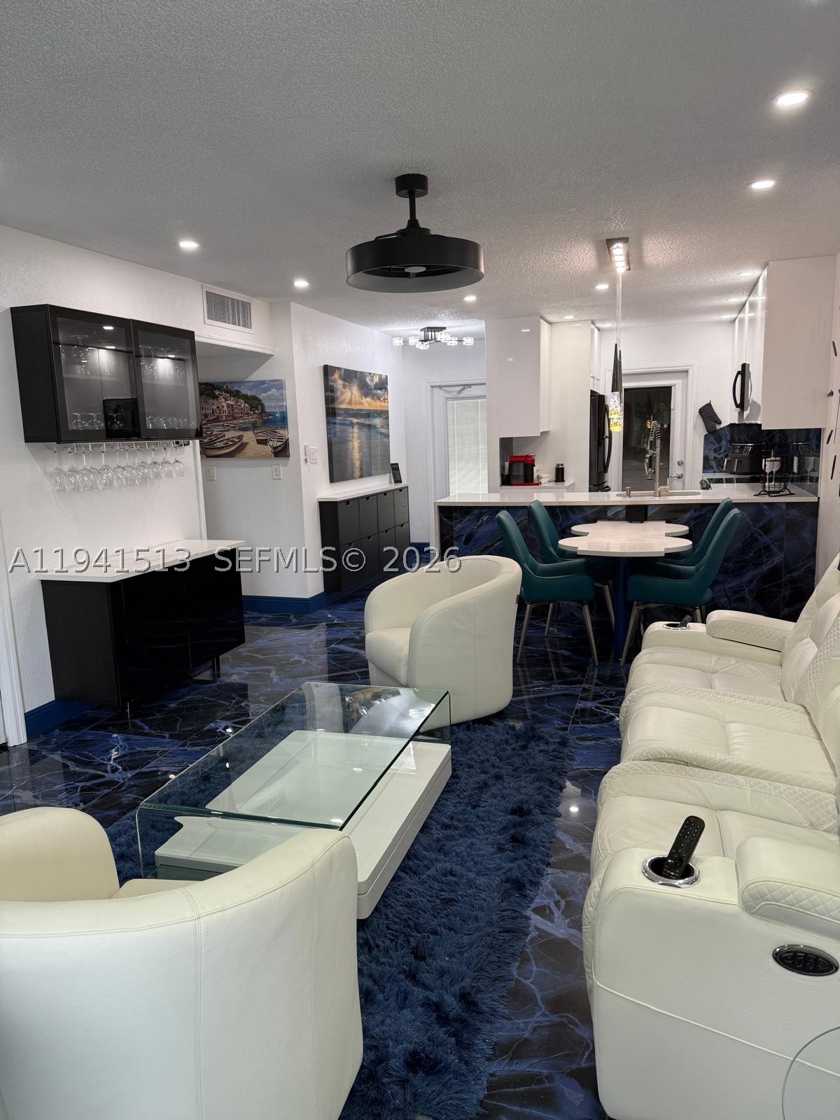 5121 W Oakland Park Blvd 212 — photo