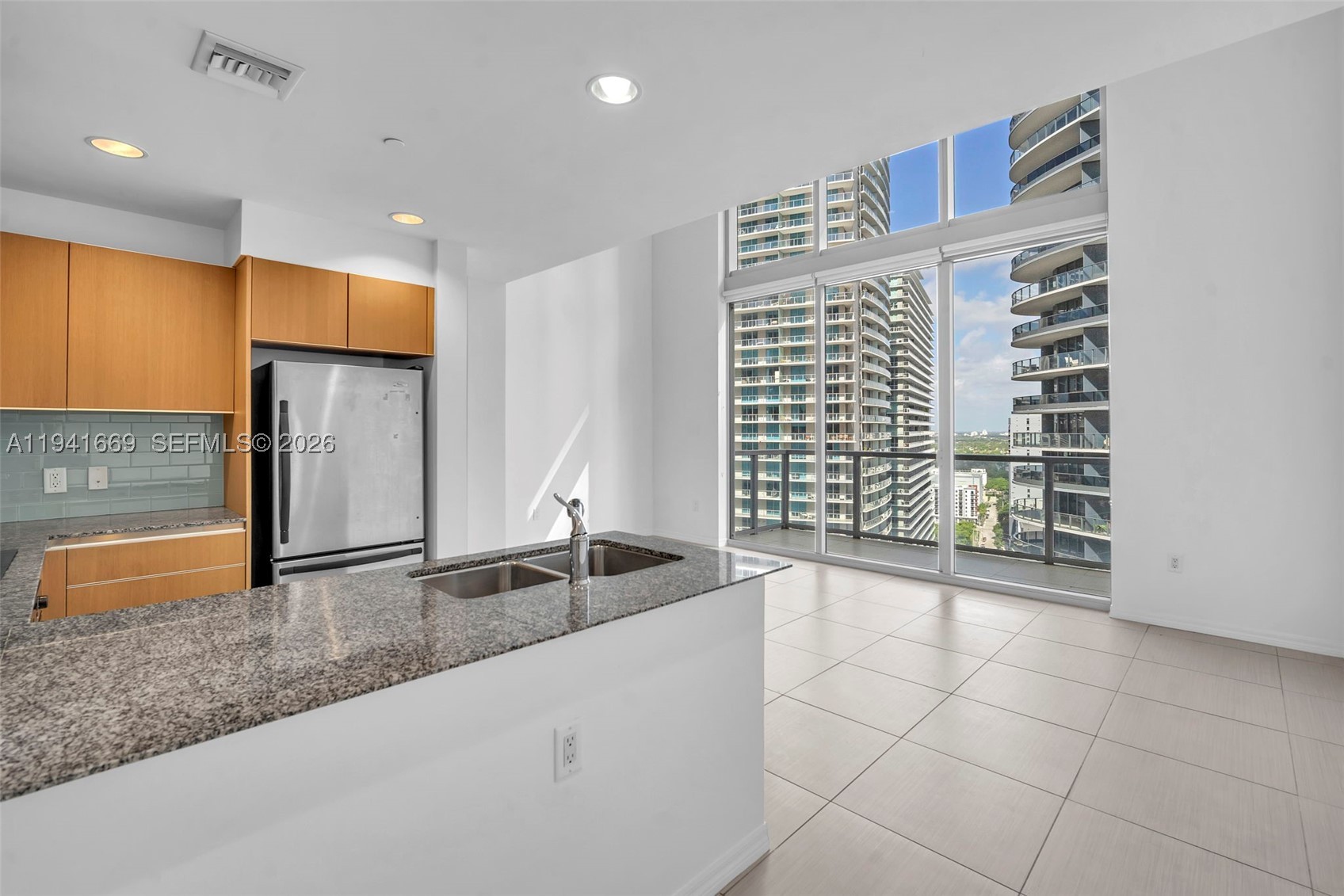1050 Brickell Ave 2418 — photo