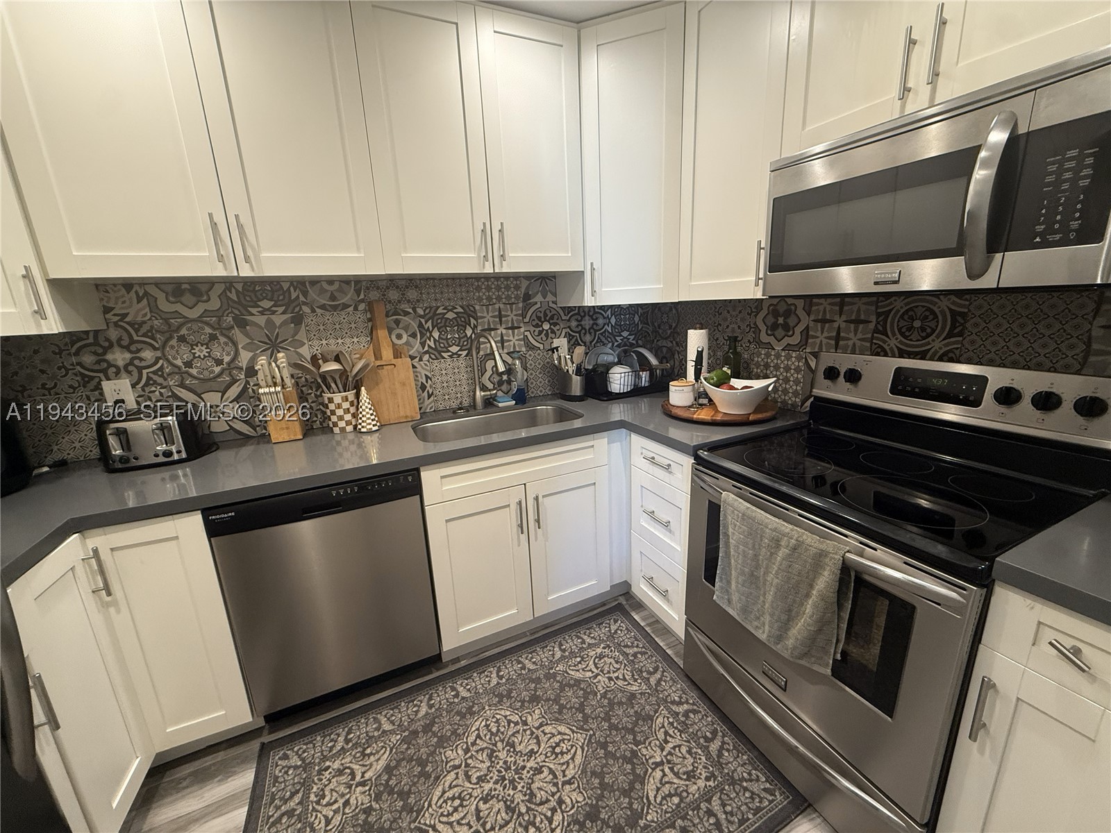 7823 Miller Dr C207 — photo
