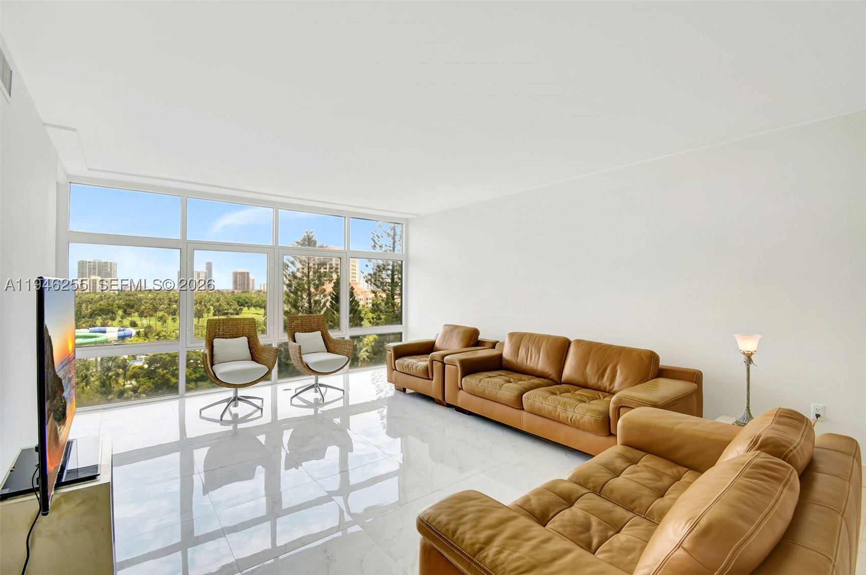 20100 W Country Club Dr Unit 1005 — photo