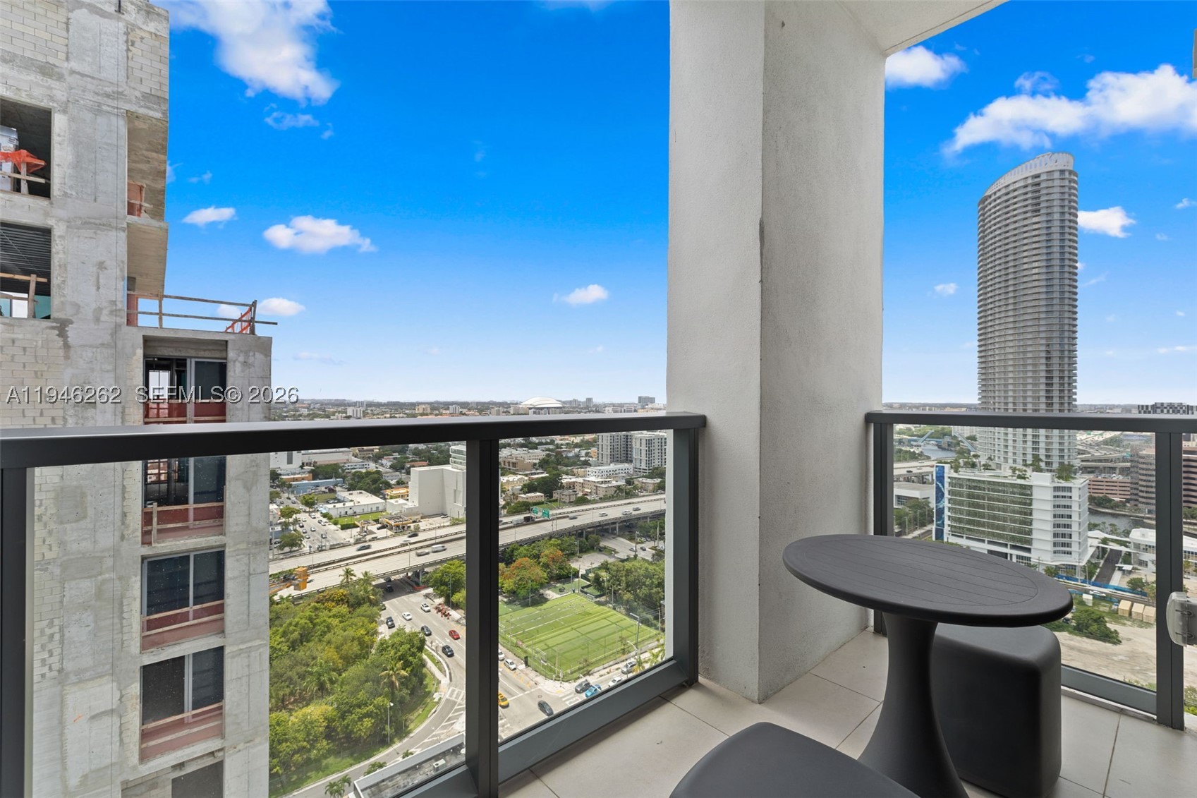 239 SW 9th St Unit 2303 — photo