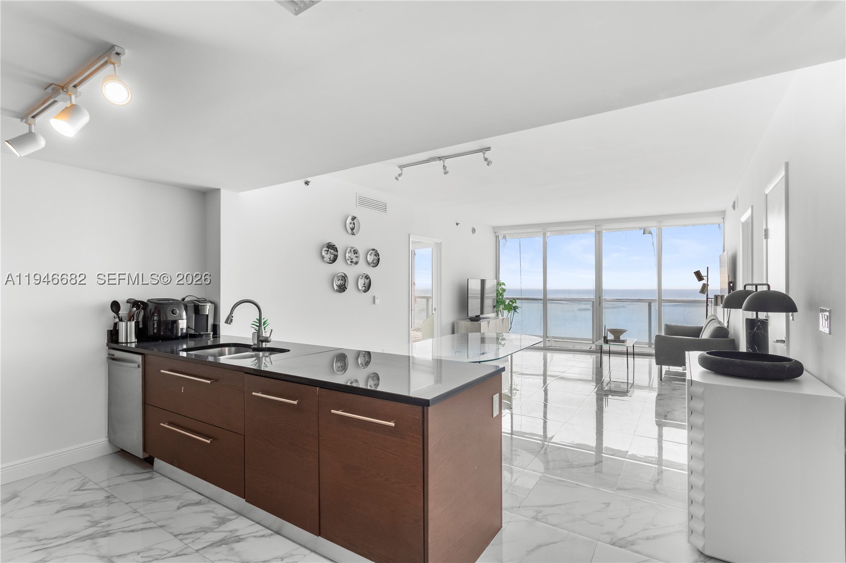 465 Brickell Ave Unit 5505 — photo