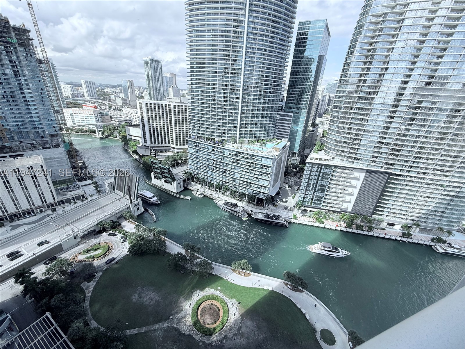 465 Brickell Ave 2906 — photo