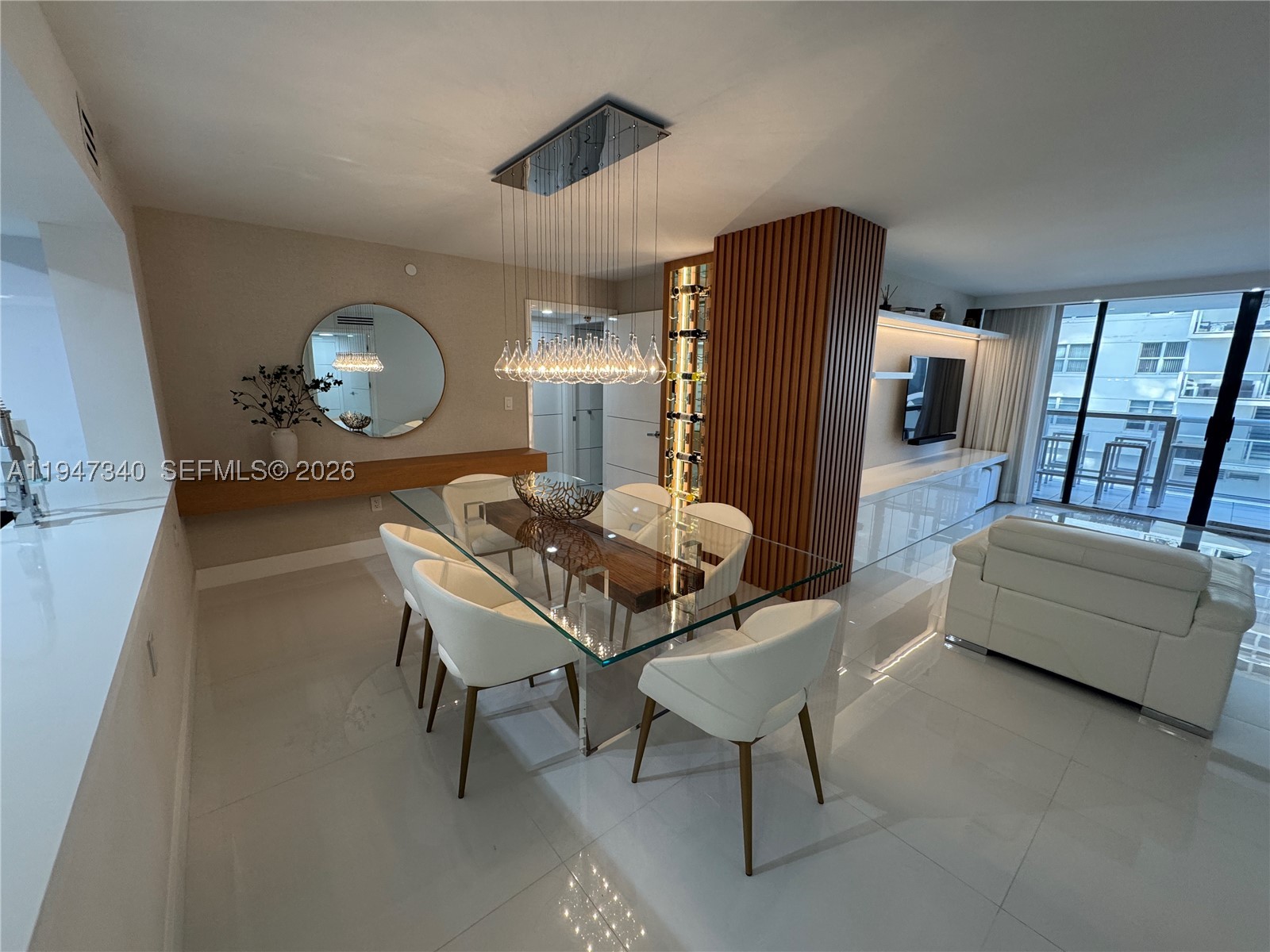 5757 Collins Ave Unit 504 — photo