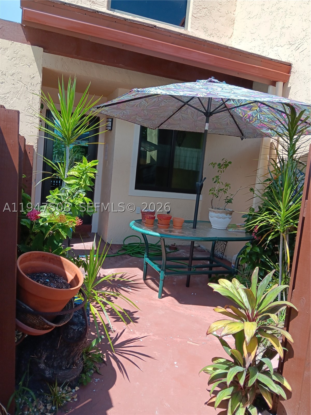 271 W Park Dr 1-7 — photo