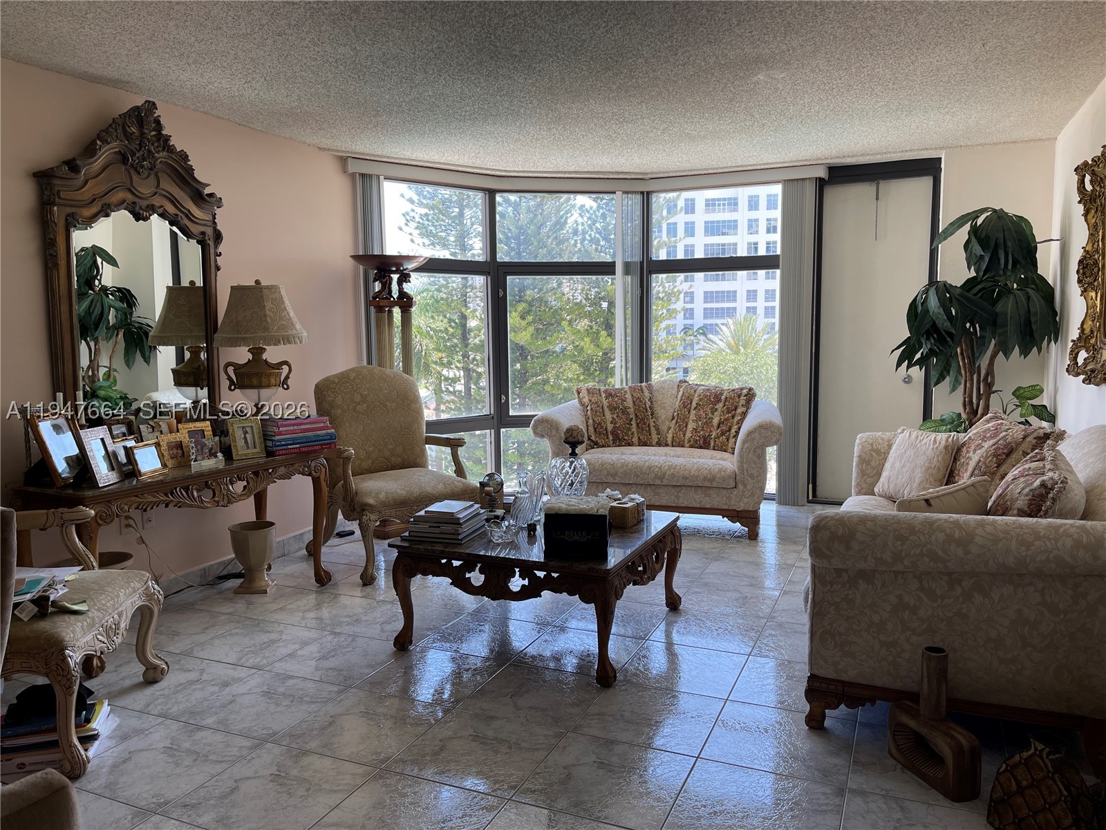 20100 W Country Club Dr 507 — photo