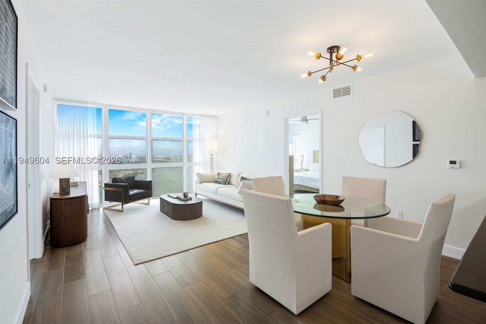 50 Biscayne Blvd 3904 — photo