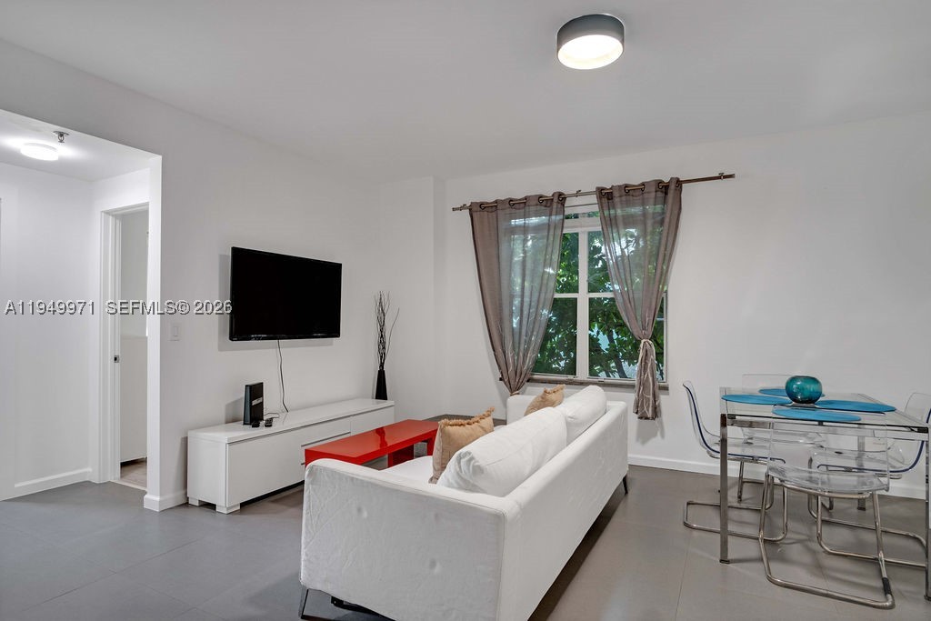 747 Michigan Ave Unit 201 — photo