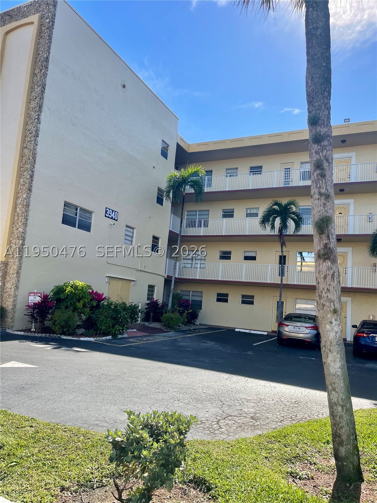 3940 NW 42nd Ave Unit 319 — photo