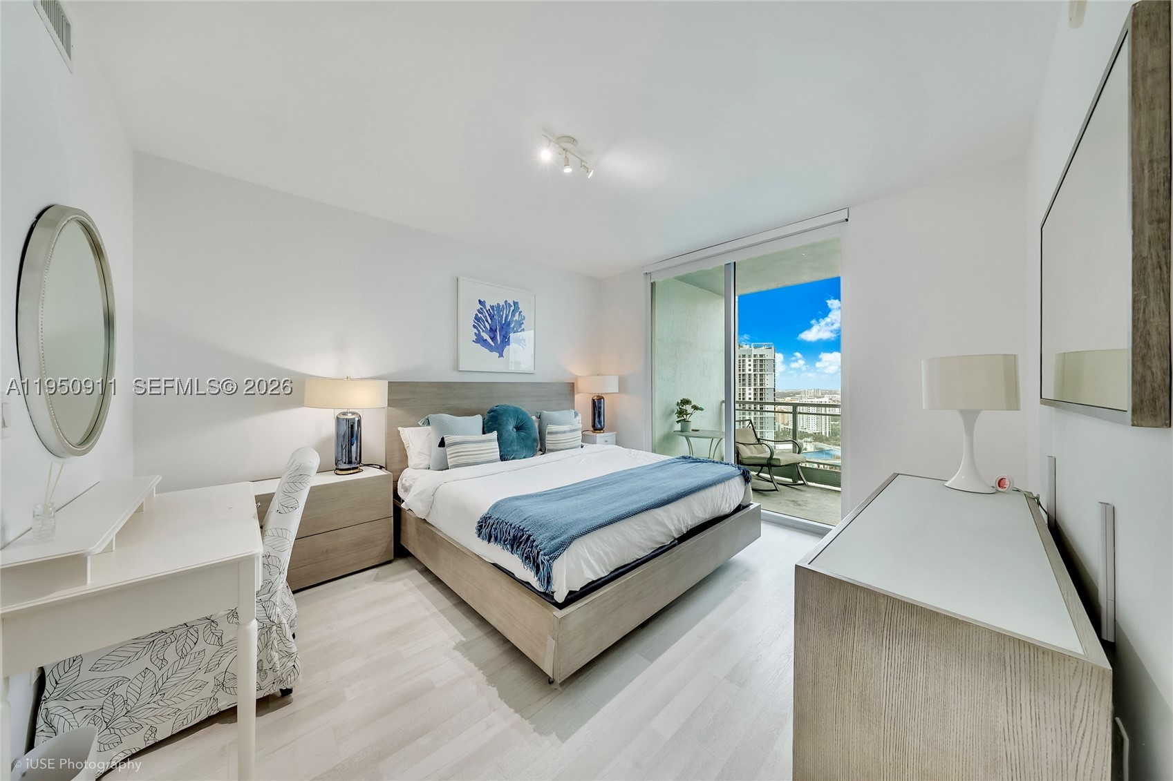 90 SW 3rd St Unit 3109 — photo