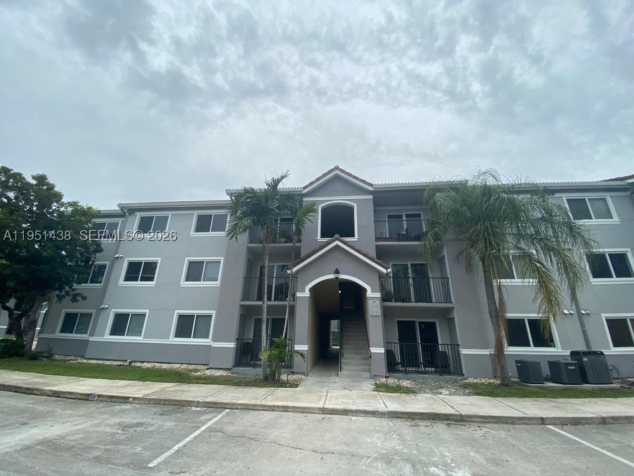 15410 SW 284 St 8203 — photo