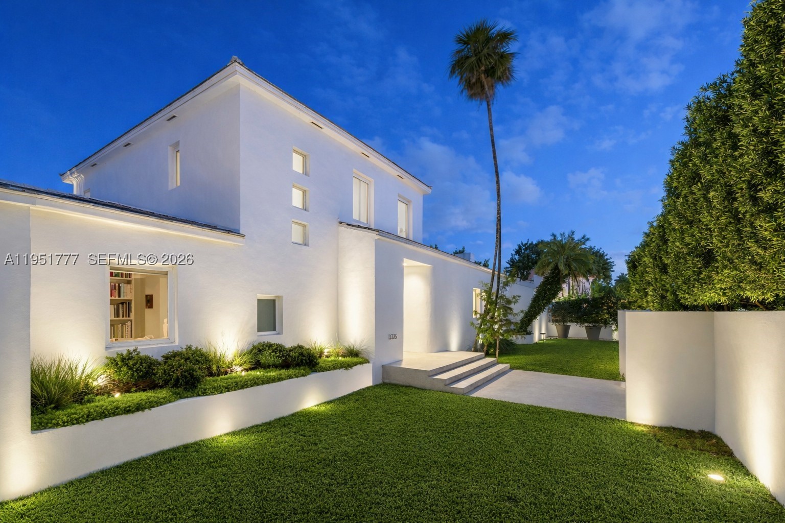 3325 Pine Tree Dr — photo