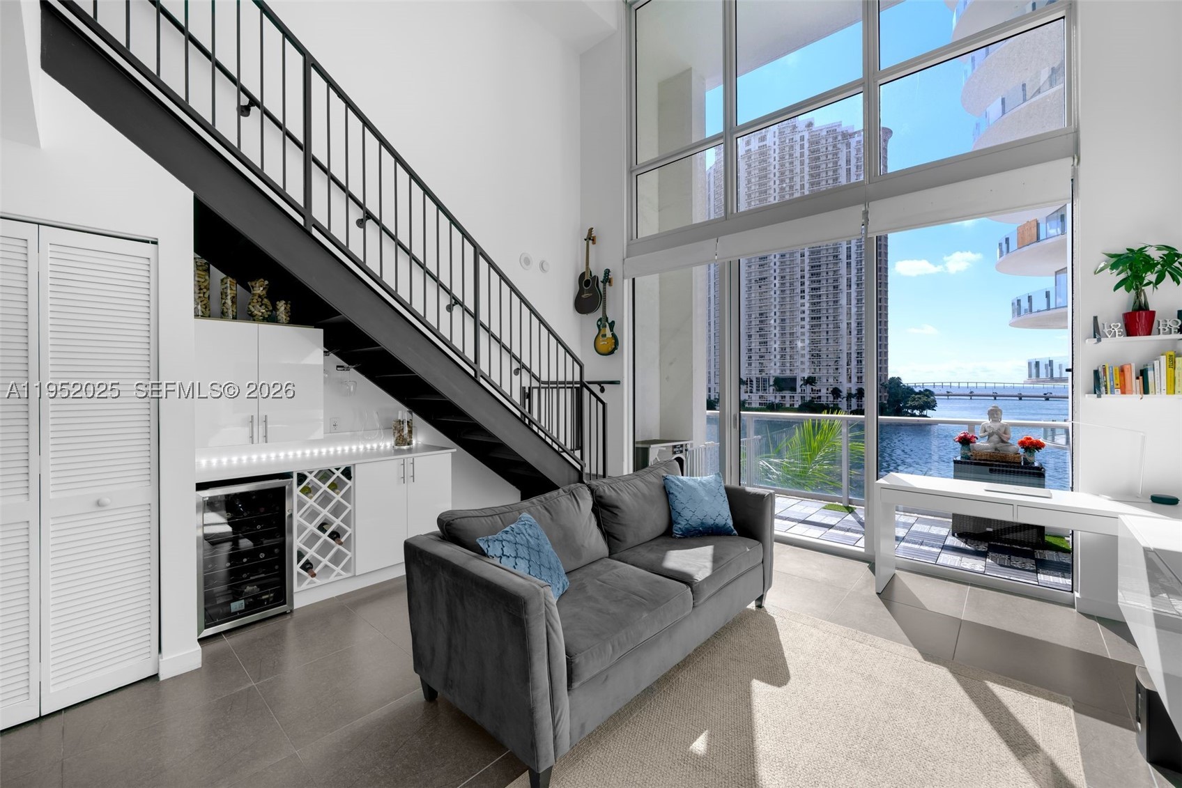 300 S Biscayne Blvd L-410 — photo