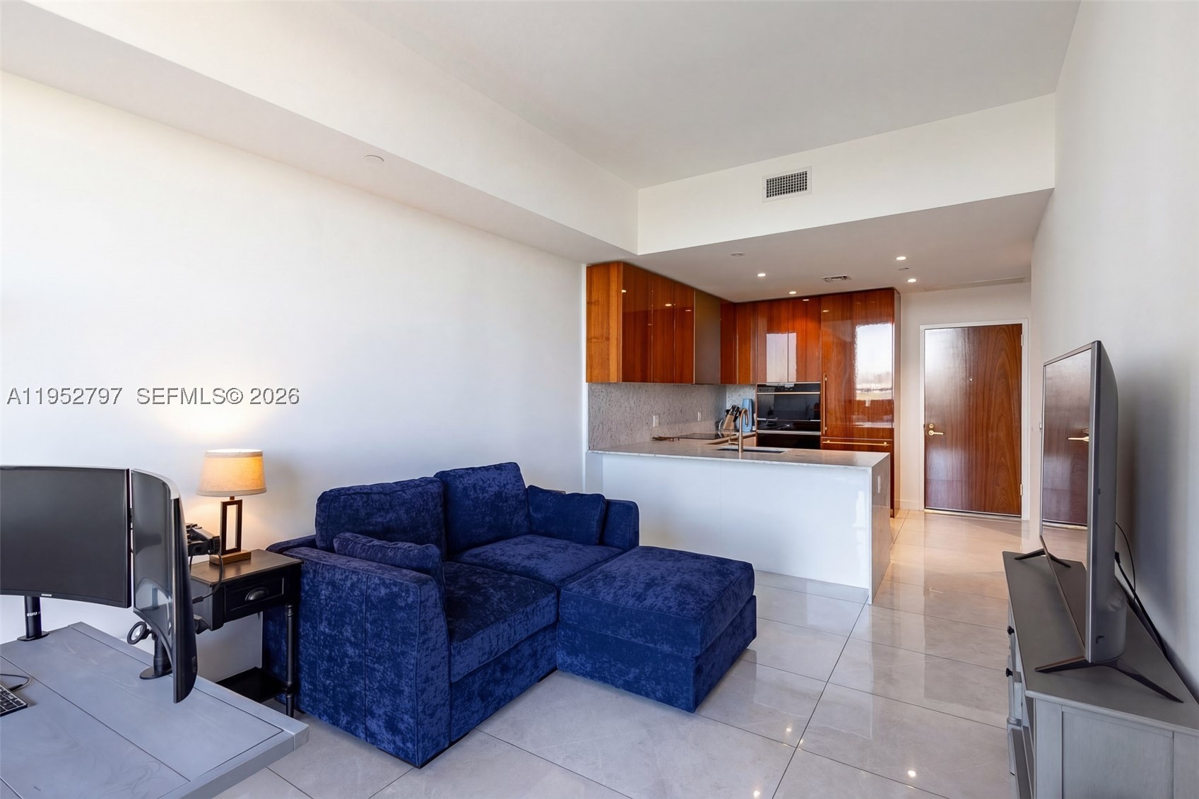 2678 Tigertail Ave Unit 612 — photo