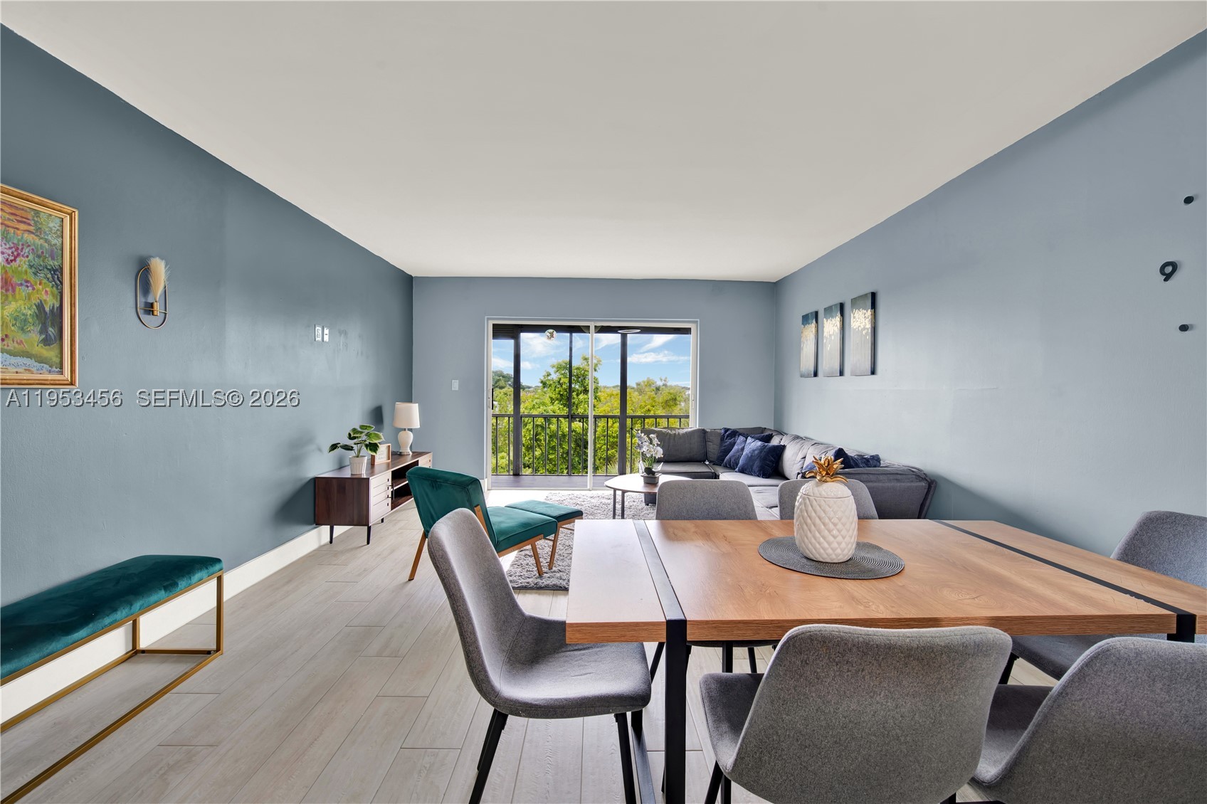 950 Hillcrest Dr 414 — photo