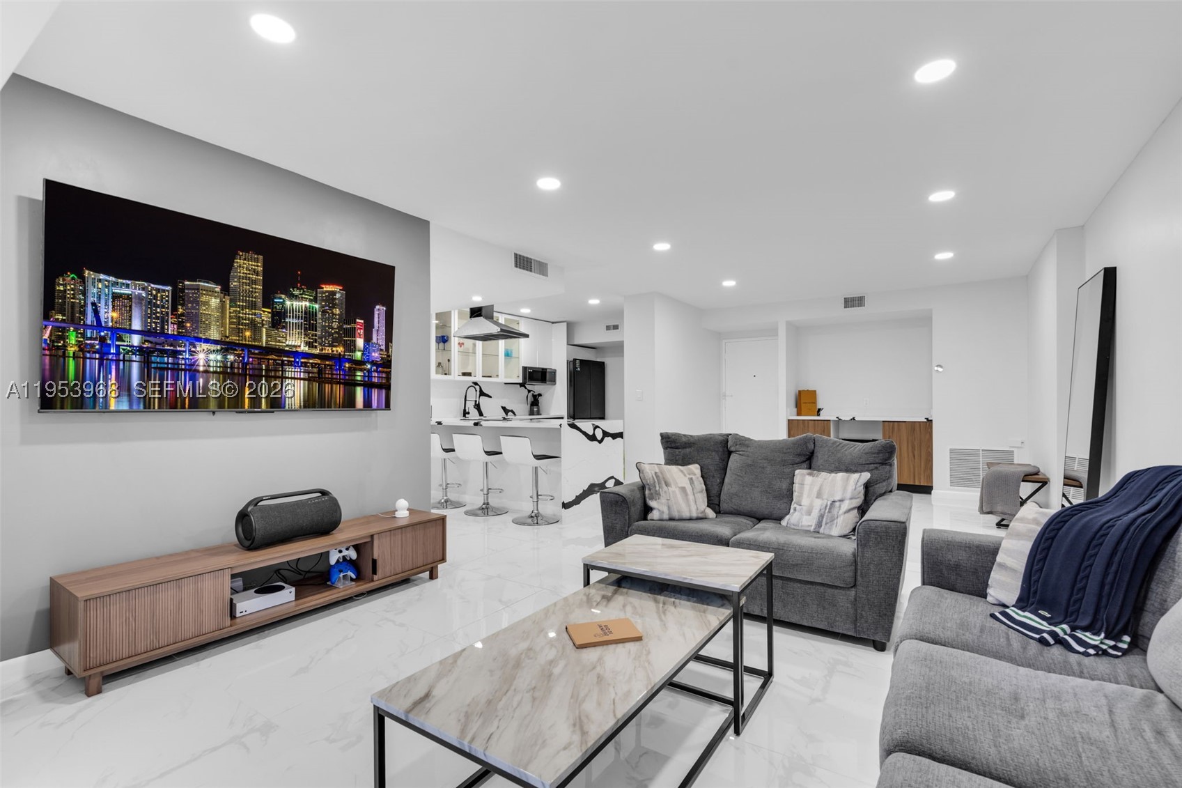 3800 Hillcrest Dr 203 — photo