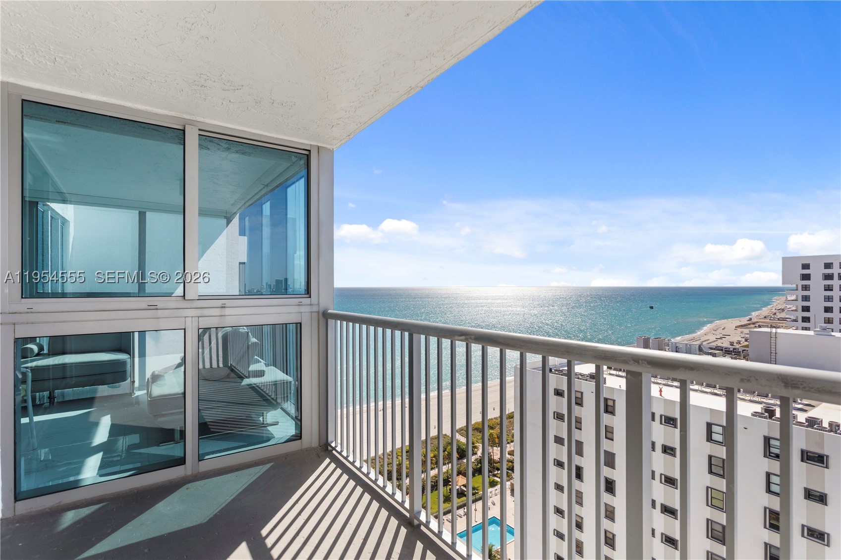 2655 Collins Ave Ph06/08 — photo