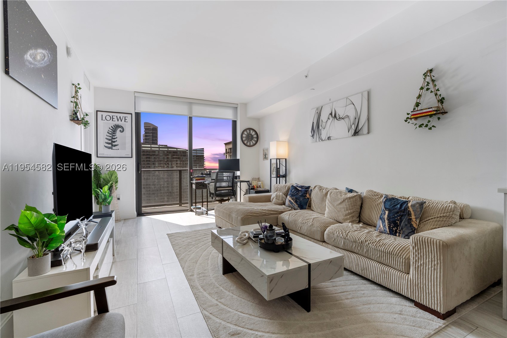 55 SW 9th St 3005 — photo