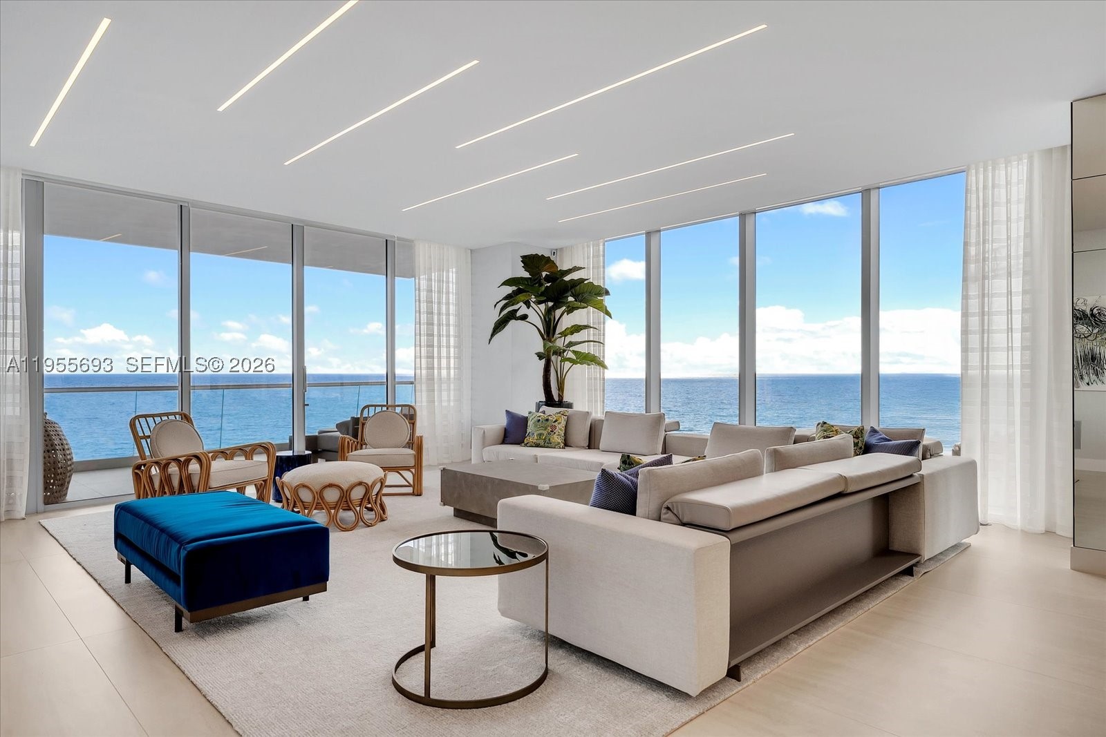 18501 Collins Ave 704 — photo