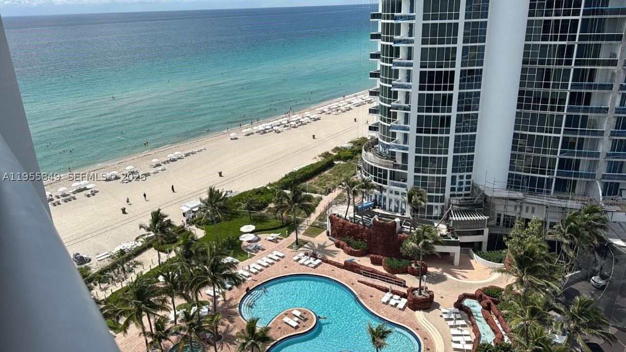 18201 Collins Ave 1507 — photo
