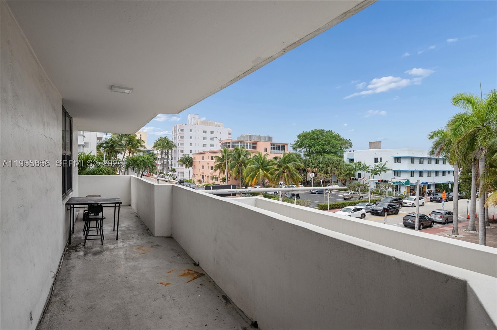 4301 Collins Ave 202 — photo
