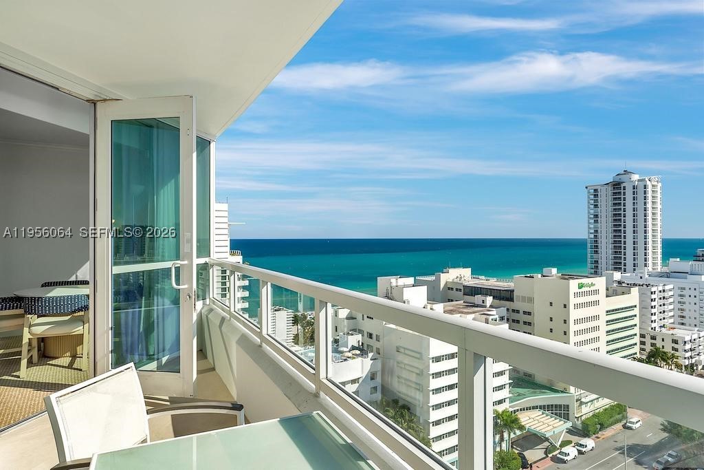 4401 Collins Ave 1712 — photo