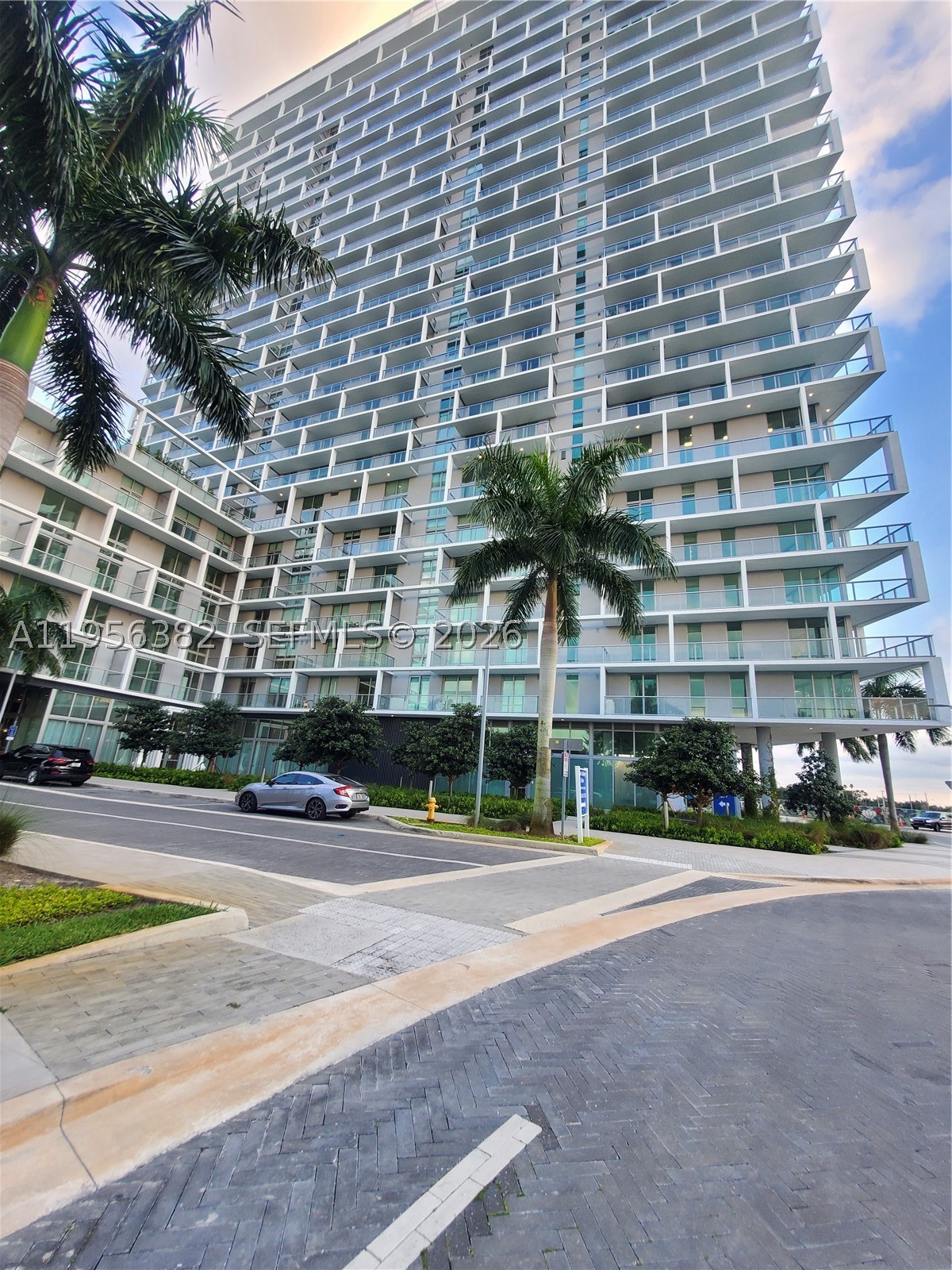 2000 Metropica Way 412 — photo
