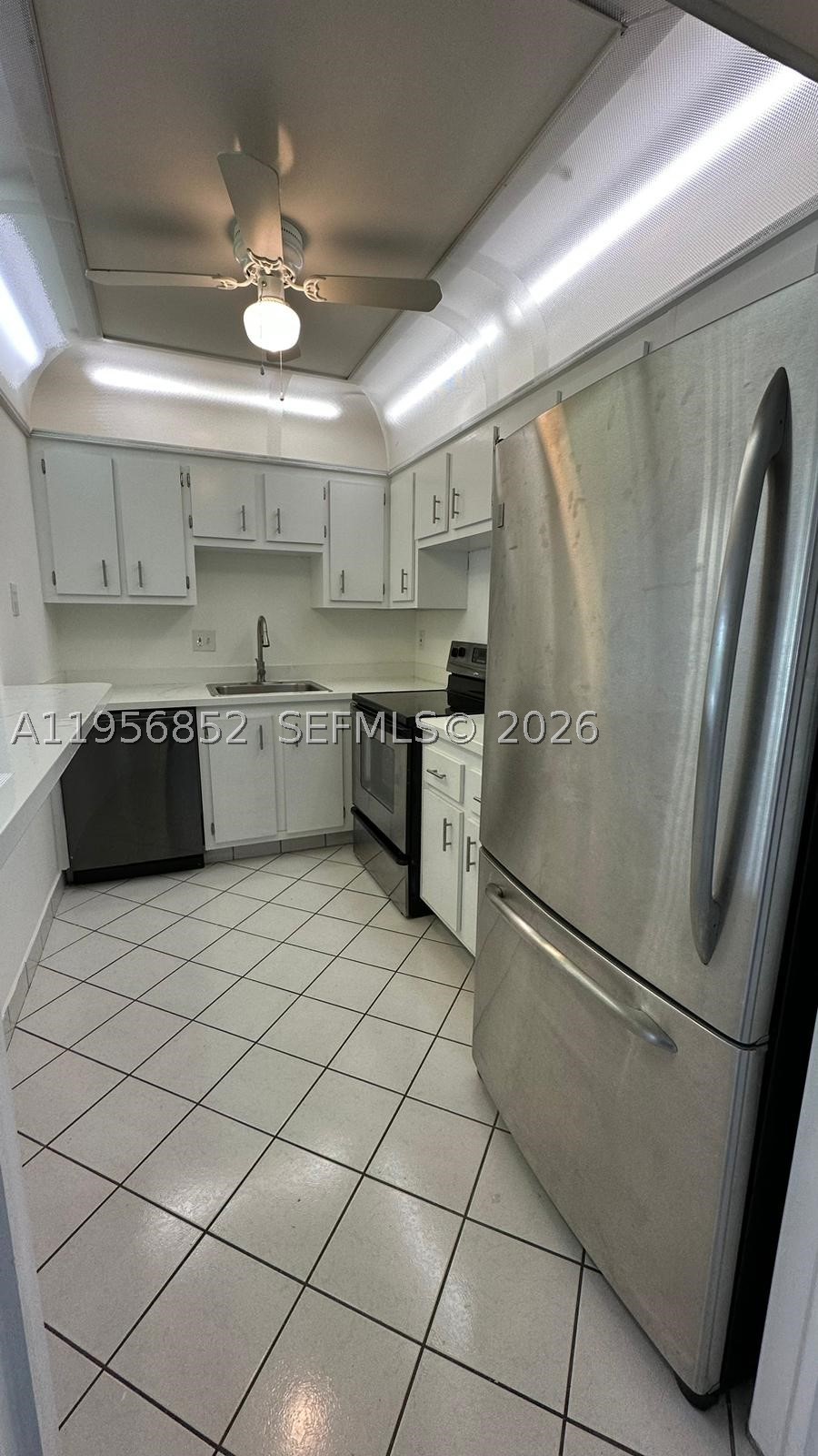 4174 Inverrary Dr 311 — photo