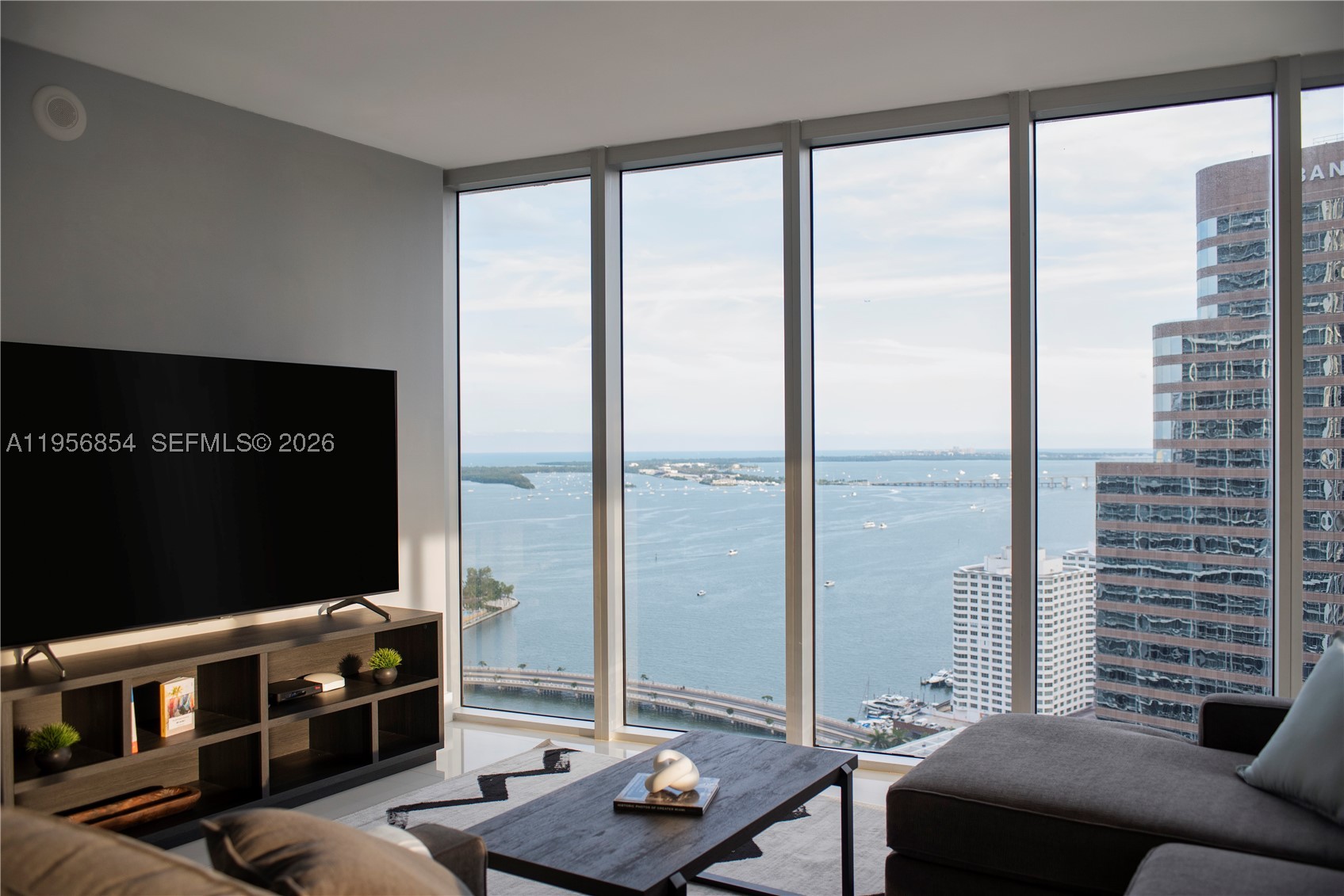485 Brickell Ave 3208 — photo