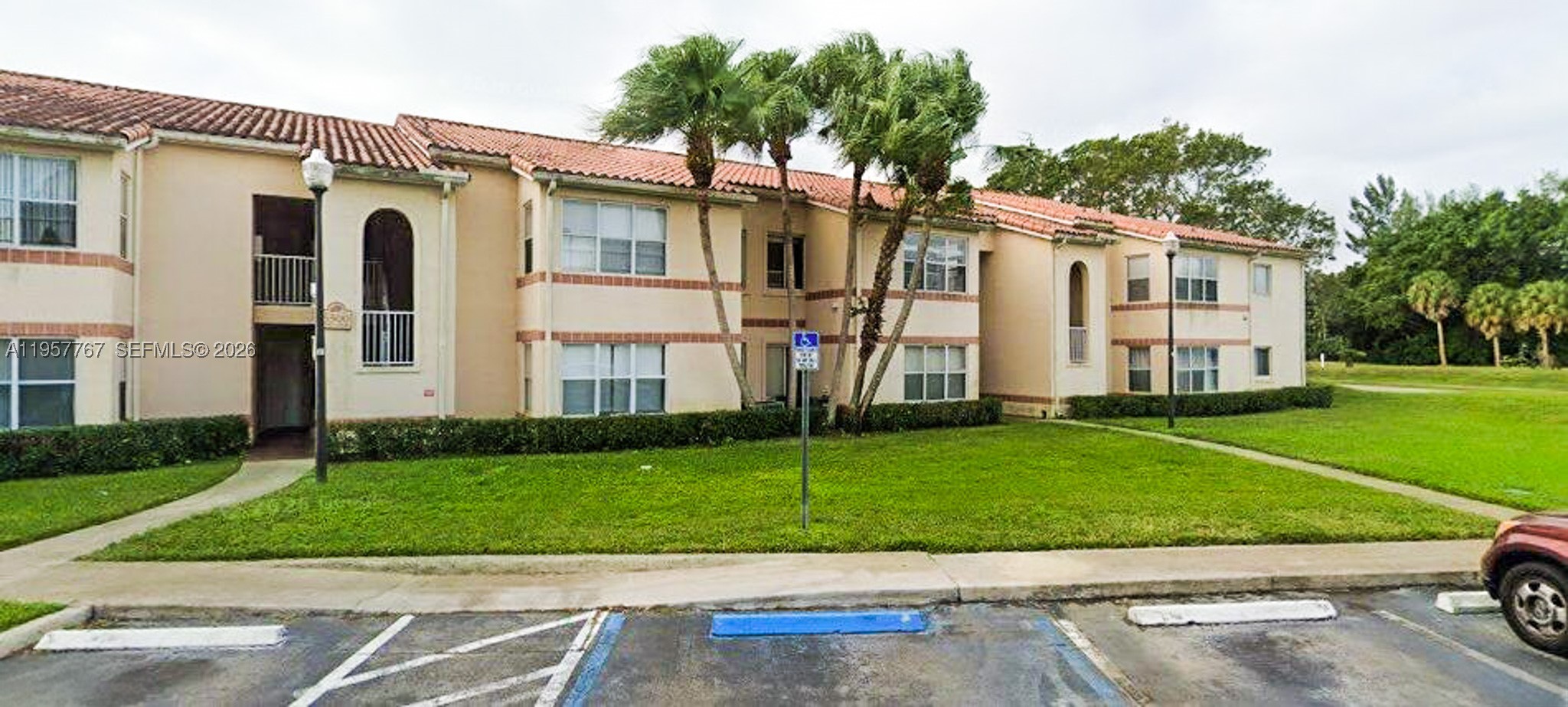 3300 N Pinewalk Dr N 1915 — photo