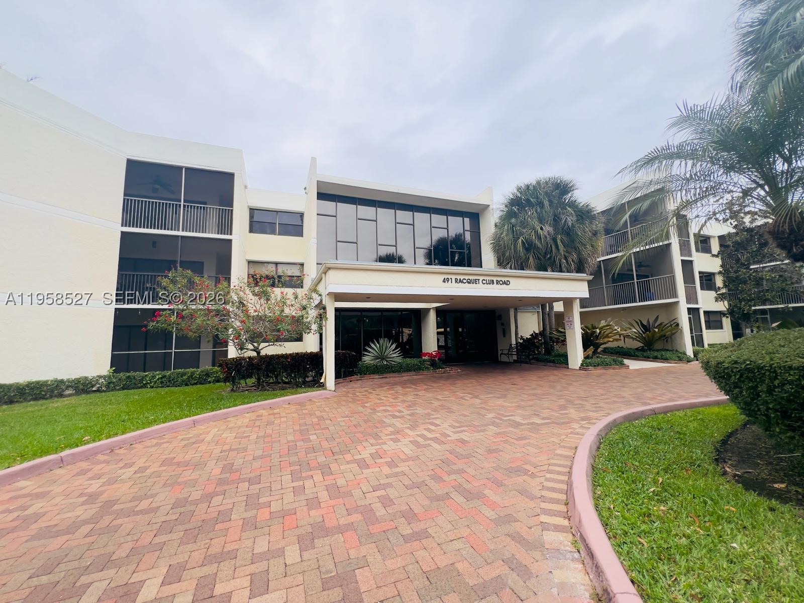 491 Racquet Club Rd 211 — photo