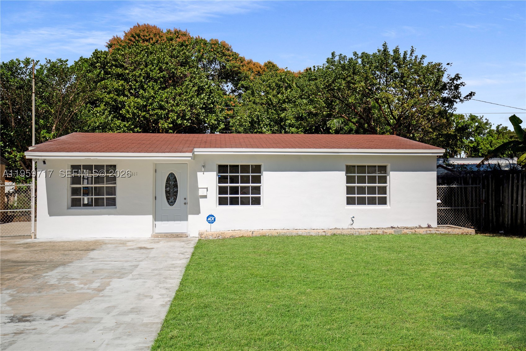 2311 Fletcher St — photo