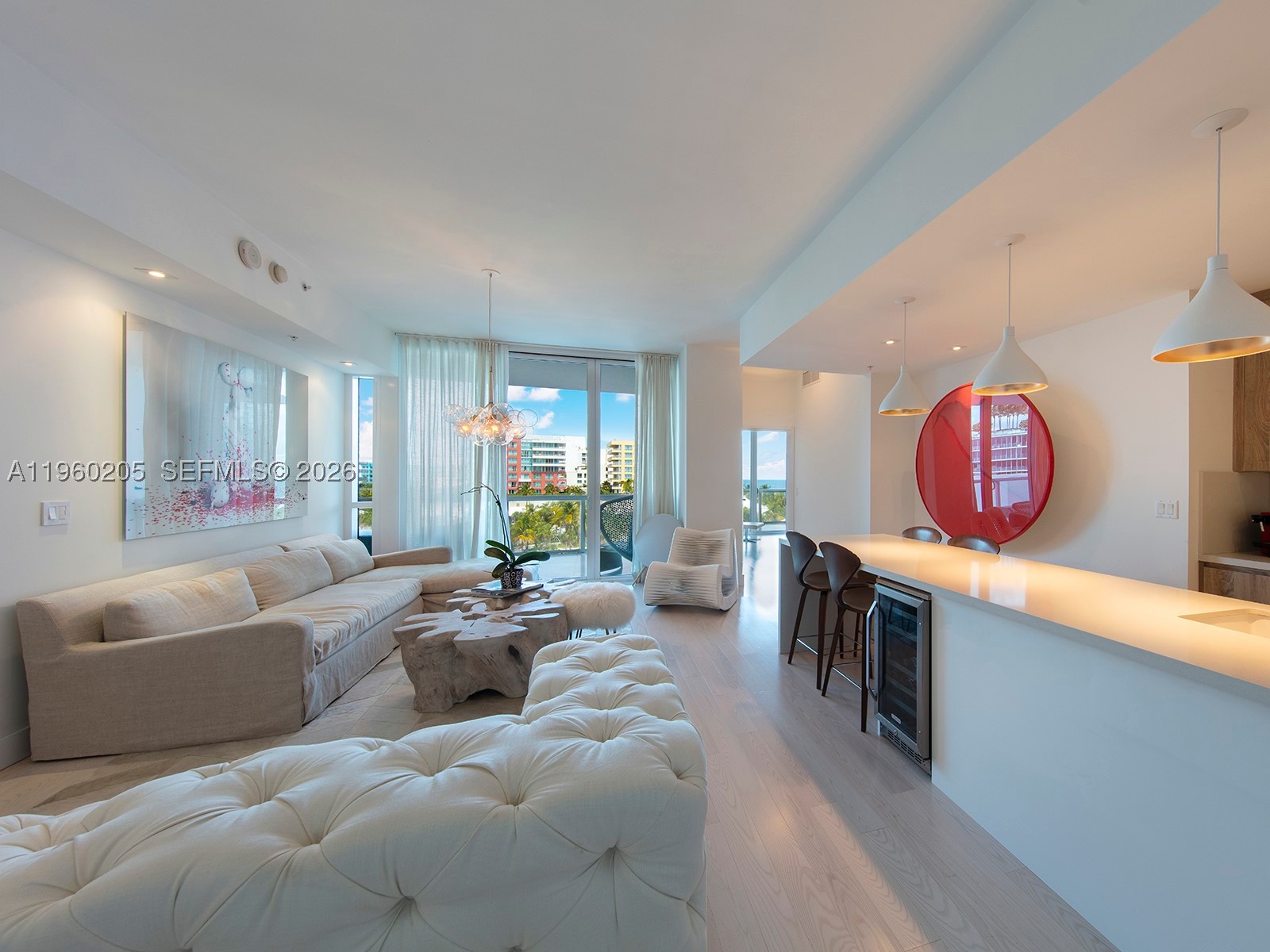 50 S Pointe Dr 707 — photo