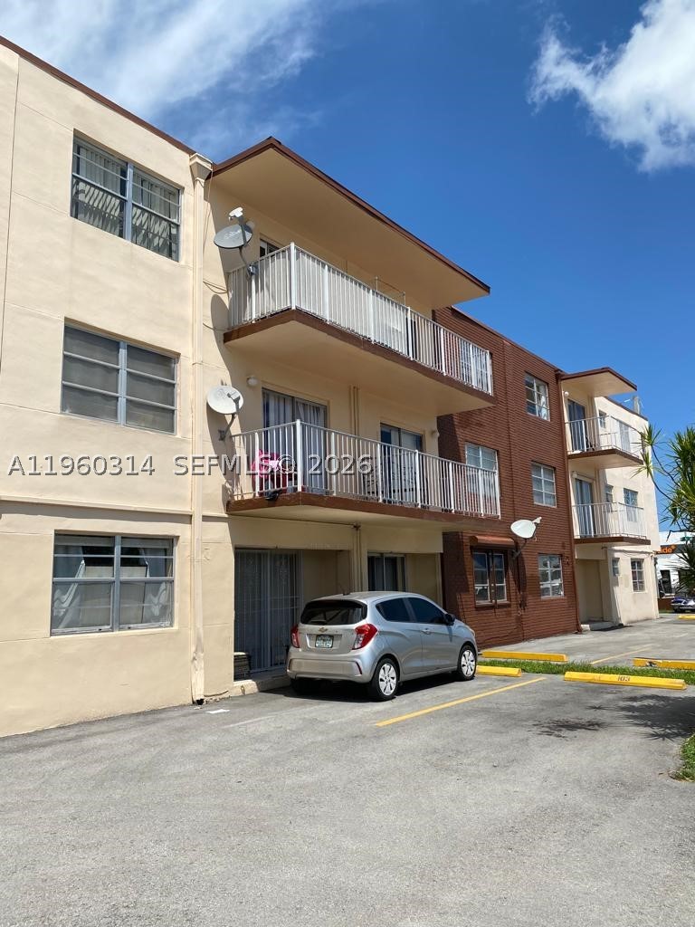 12500 NE 5th Ave 101 — photo