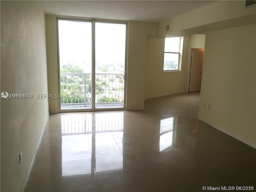1 Glen Royal Pkwy 1404 — photo