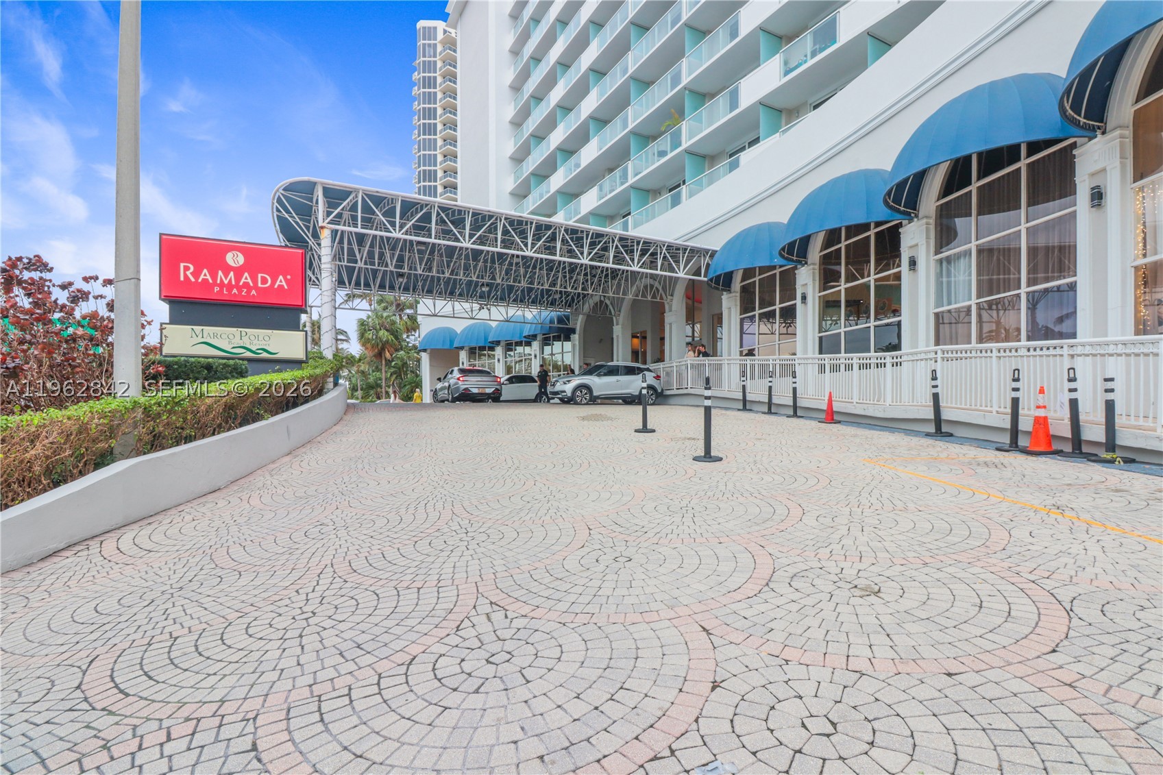 19201 Collins Ave 439 — photo